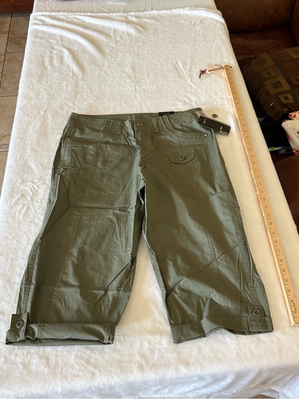 New Women’s Style & Co. Olive Green Cargo Shorts with Pocket Flap